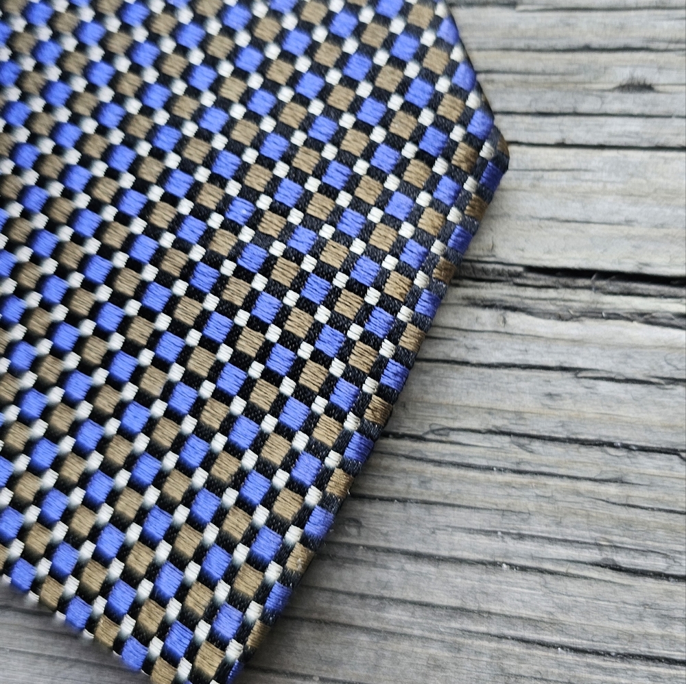 2 For $40. Mens Geoffrey Beene 100% silk tie.